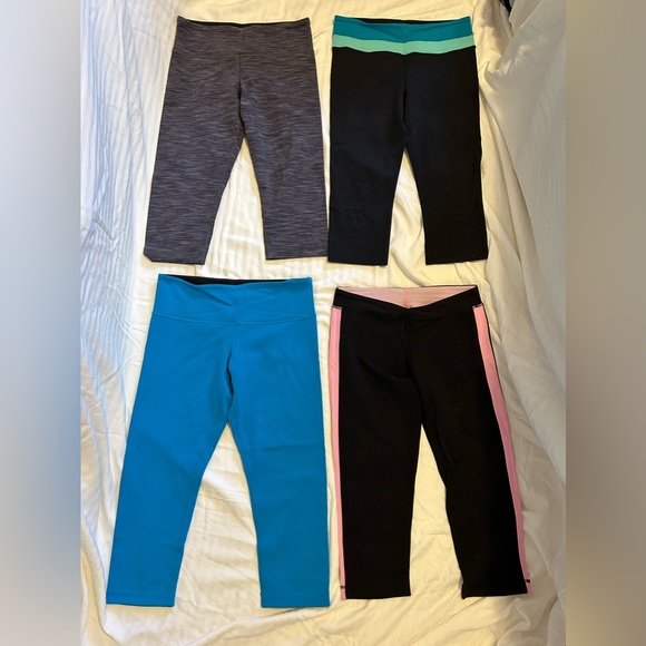 BUNDLE!!! 4 pairs of lululemon crop leggings - Picture 1 of 2